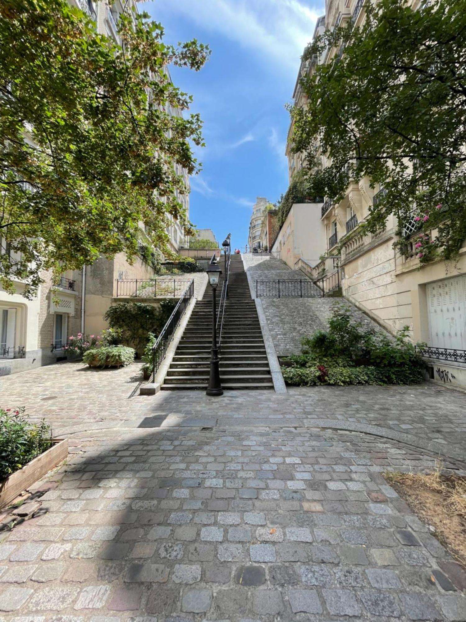 Апартаменты Montmartre Sacre Coeur Париж Экстерьер фото